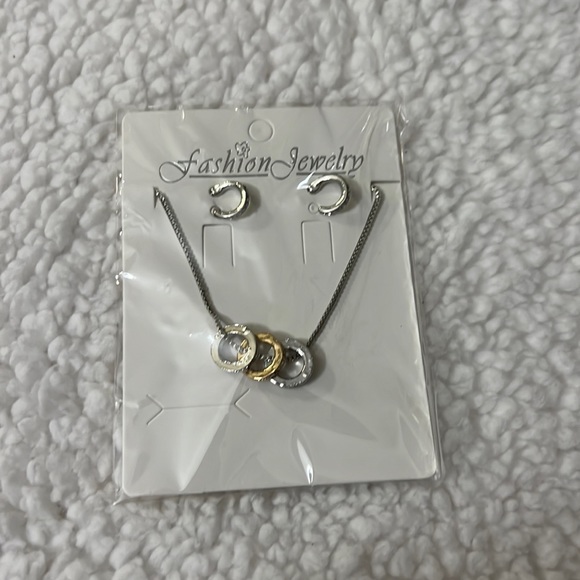 Sterling Silver Plated Crystal Necklace Pendant Earrings Jewelry Set Charm - Picture 3 of 4